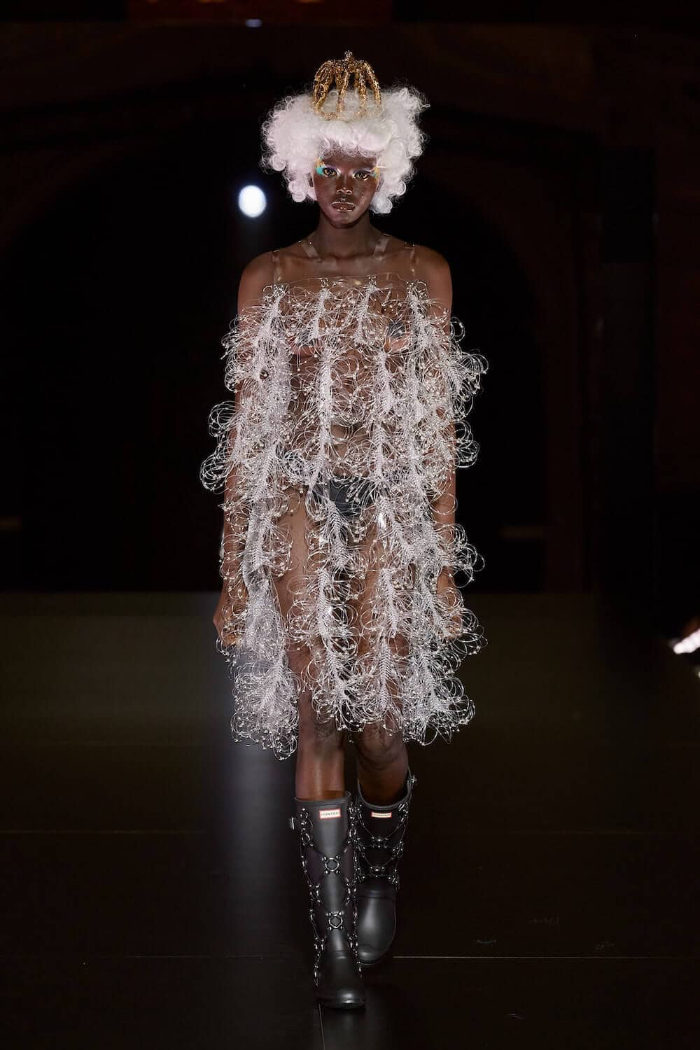 Noir Kei Ninomiya: Ready-To-Wear SS23 - 10 Magazine